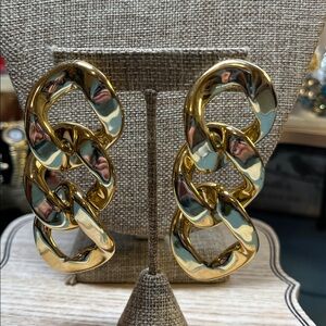 Gold statement earrings, lightweight.  Beautiful!